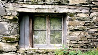 Timber lintel showing signs of decay