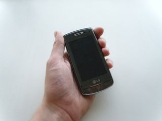 The lg gd900 crystal hand view