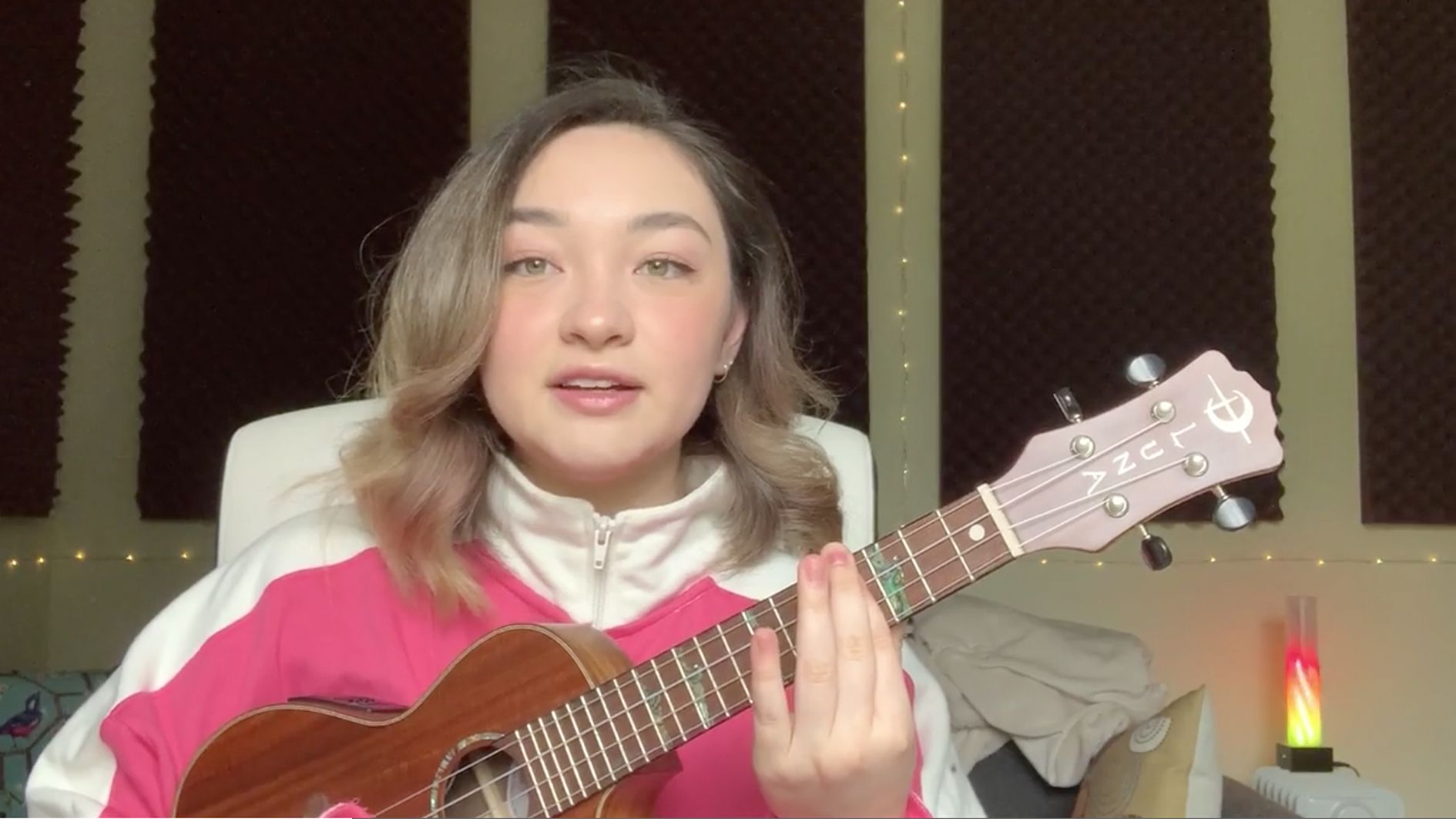 Sick Riffs Sick Riffs: mxmtoon teaches you the stripped-back ukulele lines of ...