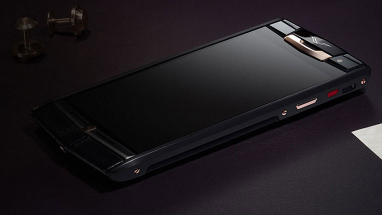 Vertu CEO bans &#039;nice phones with lousy technology