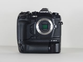 The integrated grip gives the Olympus OM-D E-M1X a pro form factor