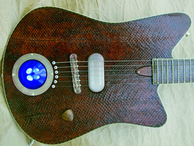 Versoul salmon-skin Raya Blue Light