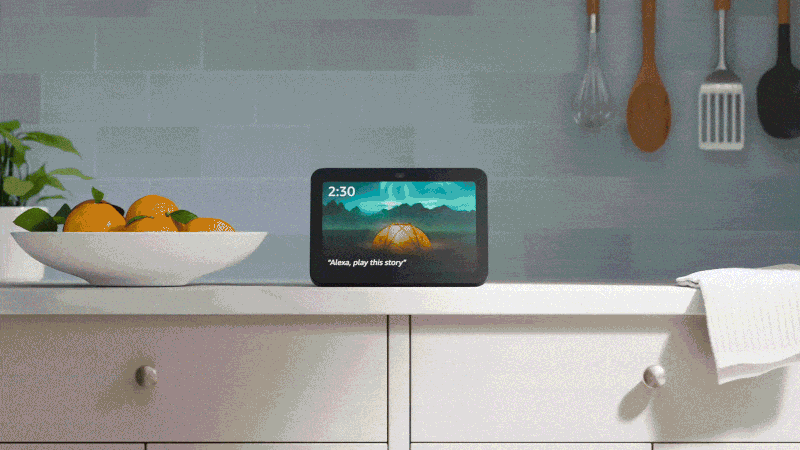 An animation of what the proximity sensor on the Echo Show 8 (2023) does