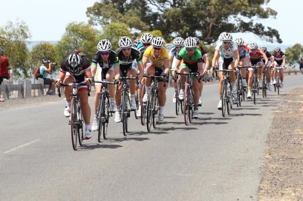 There was an organised attempt to chase back by the bunch, but too late