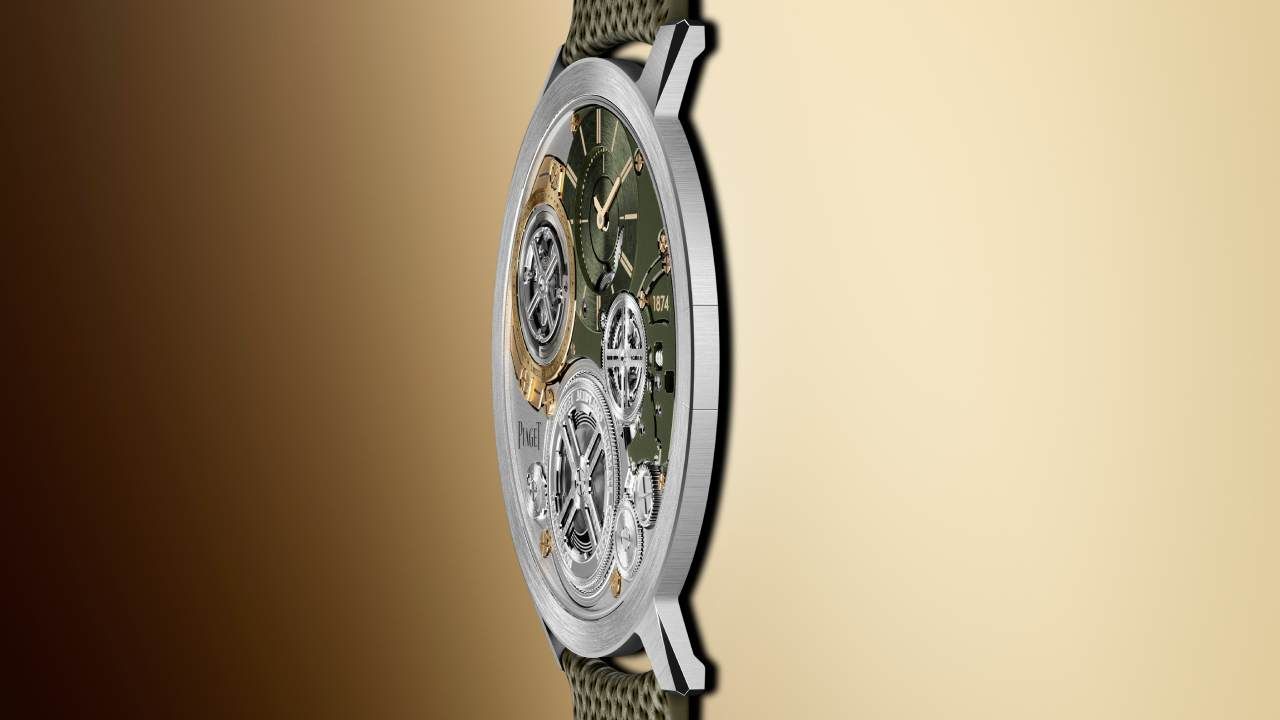 This new Piaget Altiplano watch is so thin, I almost can’t see it!