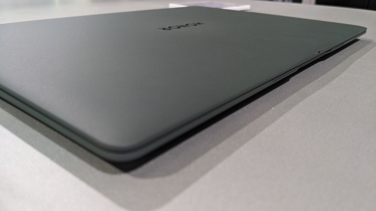 Honor MagicBook Art 14 at IFA