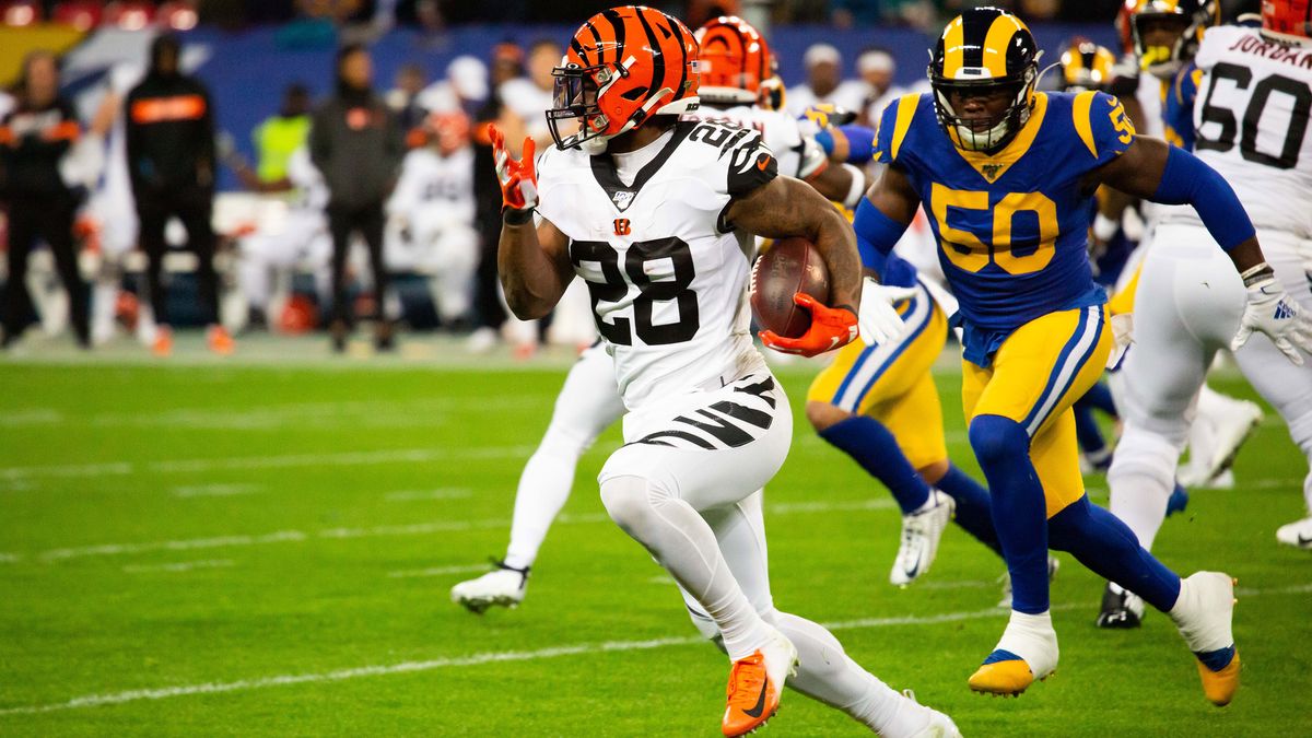 Cincinnati Bengals Running Back Joe Mixon (28) runs during the NFL game between the Cincinnati Bengals and the Los Angeles Rams on Oct. 27, 2019. 