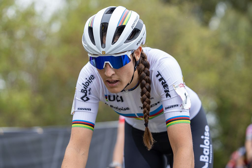 Lucinda Brand on lap 1 of the UCI Waterloo Cyclo-cross World Cup at the elite women's race 2021