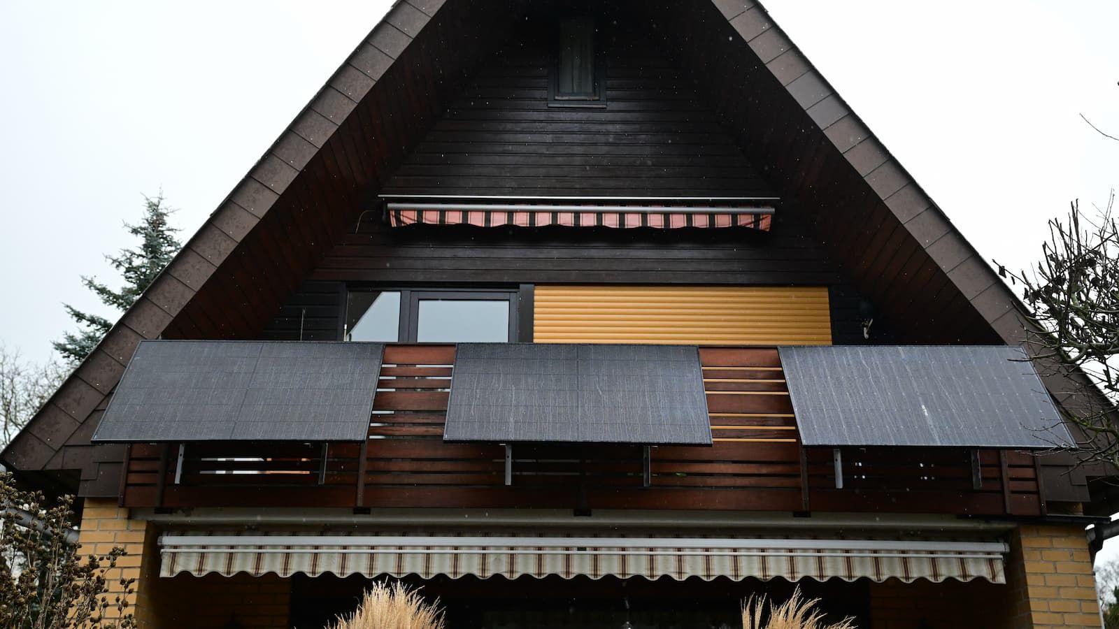 Why many UK homes are not ready for plug-in solar