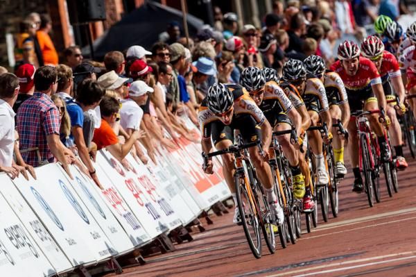 Optum/Kelly Benefit Strategies starts to set up for the sprint.