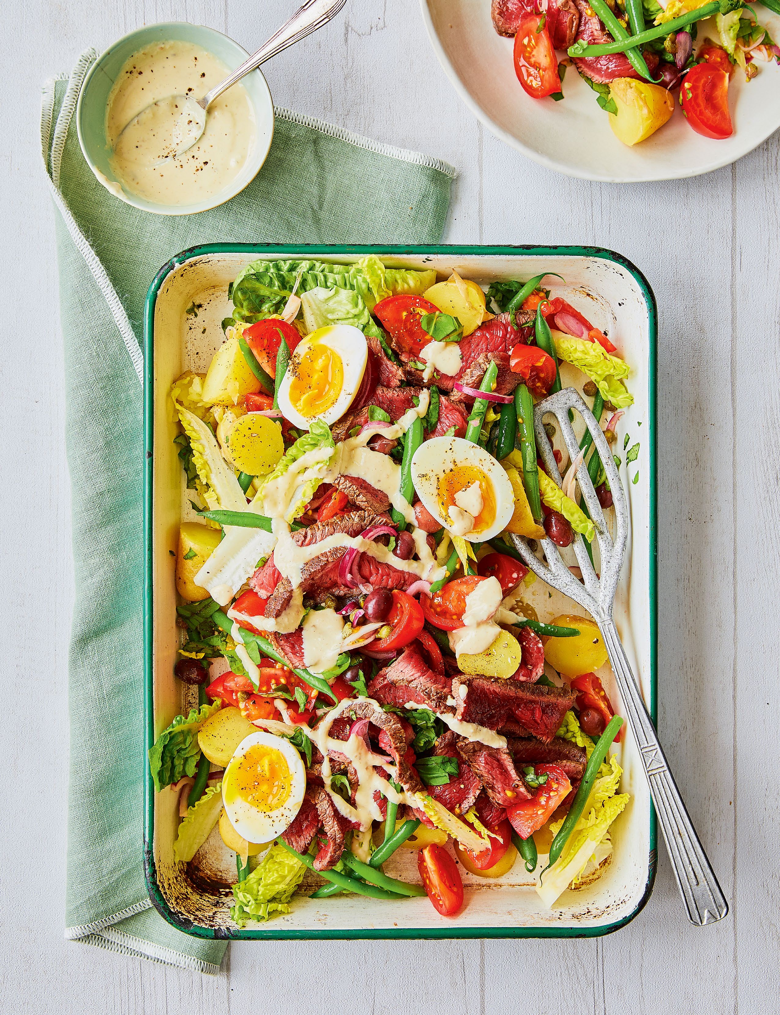 Rare beef Ni&amp;ccedil;oise with anchovy dressing