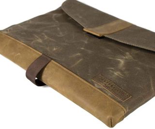 Waterfield Laptop Go