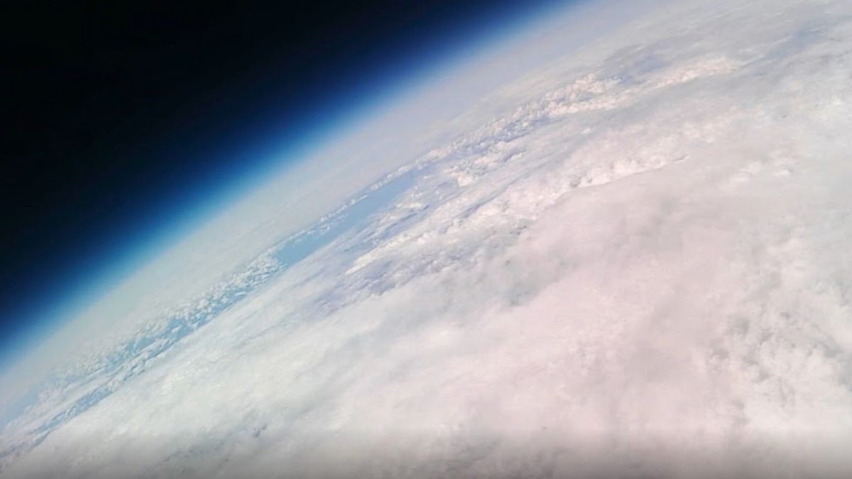 Uczniowie ustanowili rekord, wystrzeliwując i odzyskując balon stratosferyczny (zdjęcie)