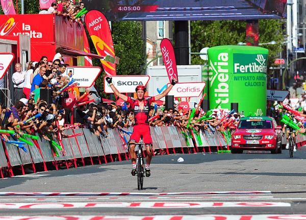 Steve Cummings (BMC) soloed to victory in Ferrol after dropping his breakaway companions in the closing kilometres.