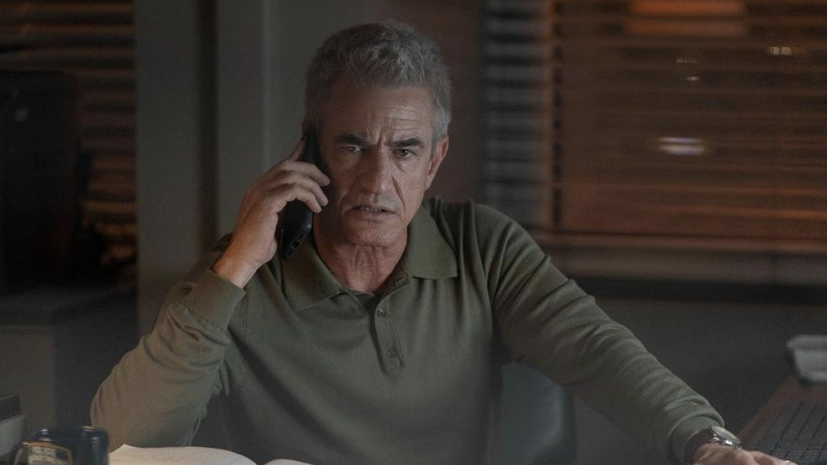 Dermot Mulroney on the phone in Scream VI