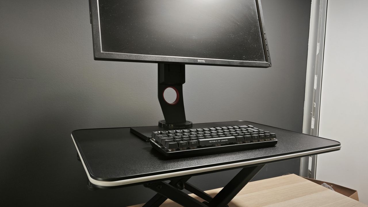 Standing desk