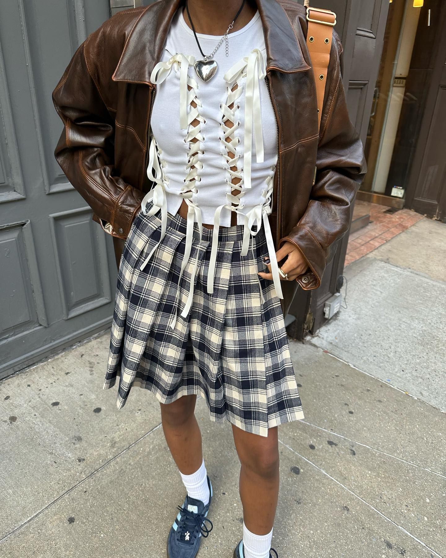 748YQFTf5ECQ4heoFniCA9-320-80 ミレニアル世代として、Z世代が私と同じようにこの冬のスカートトレンドを愛していることを誇りに思います