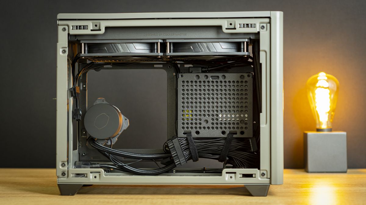 Cooler Master NR200P Max