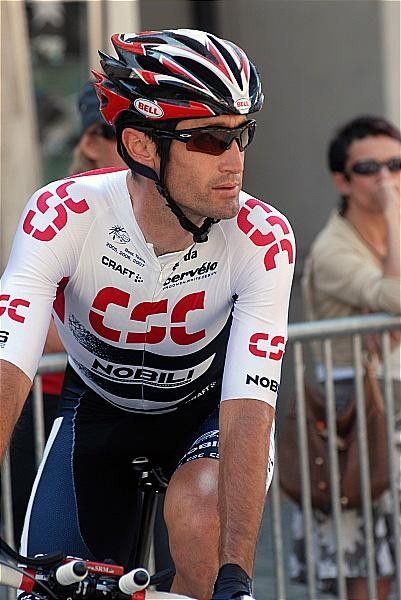 Bobby Julich heads off