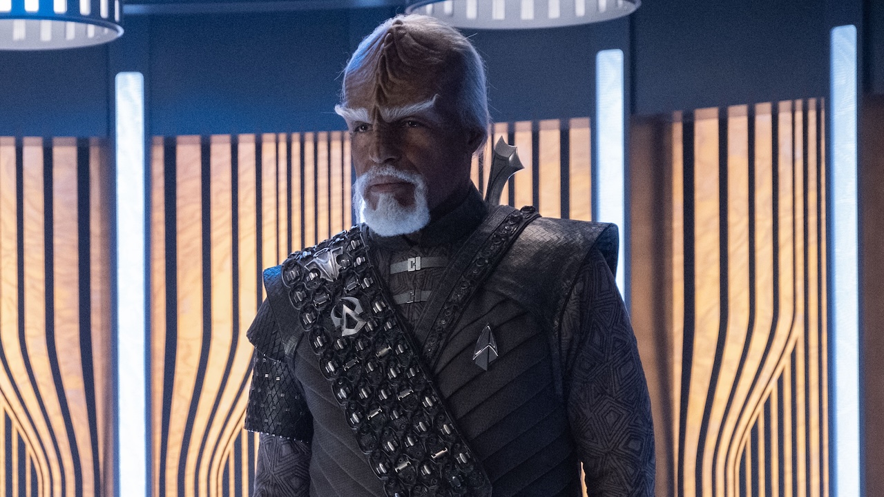 Michael Dorn's Worf standing inside transporter room in Star Trek: Picard Season 3