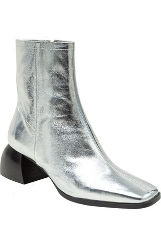 Saylor Square Toe Boot