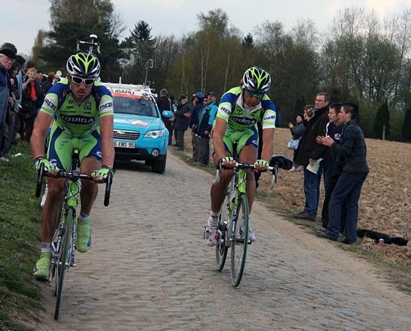 Poor Pippo! Pozzato (Liquigas) limps to Roubaix helped by team-mate Frederik Willems after his crash just before Arenberg.