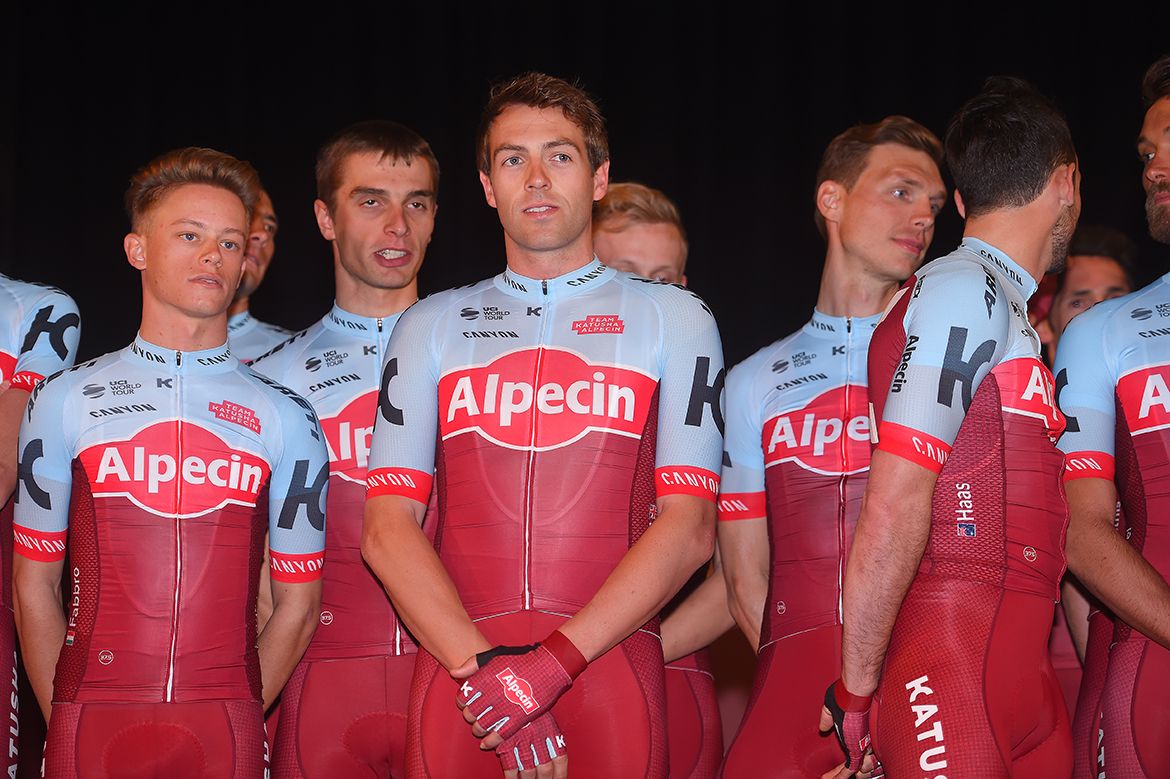 Alex Dowsett with his new teammates