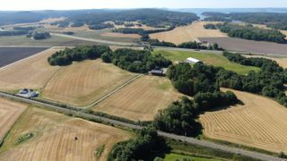 Ground-penetrating radar has revealed the remains of at least five Norse longhouses, including one of the largest ever found, in farmland at Gjellestad in southern Norway.