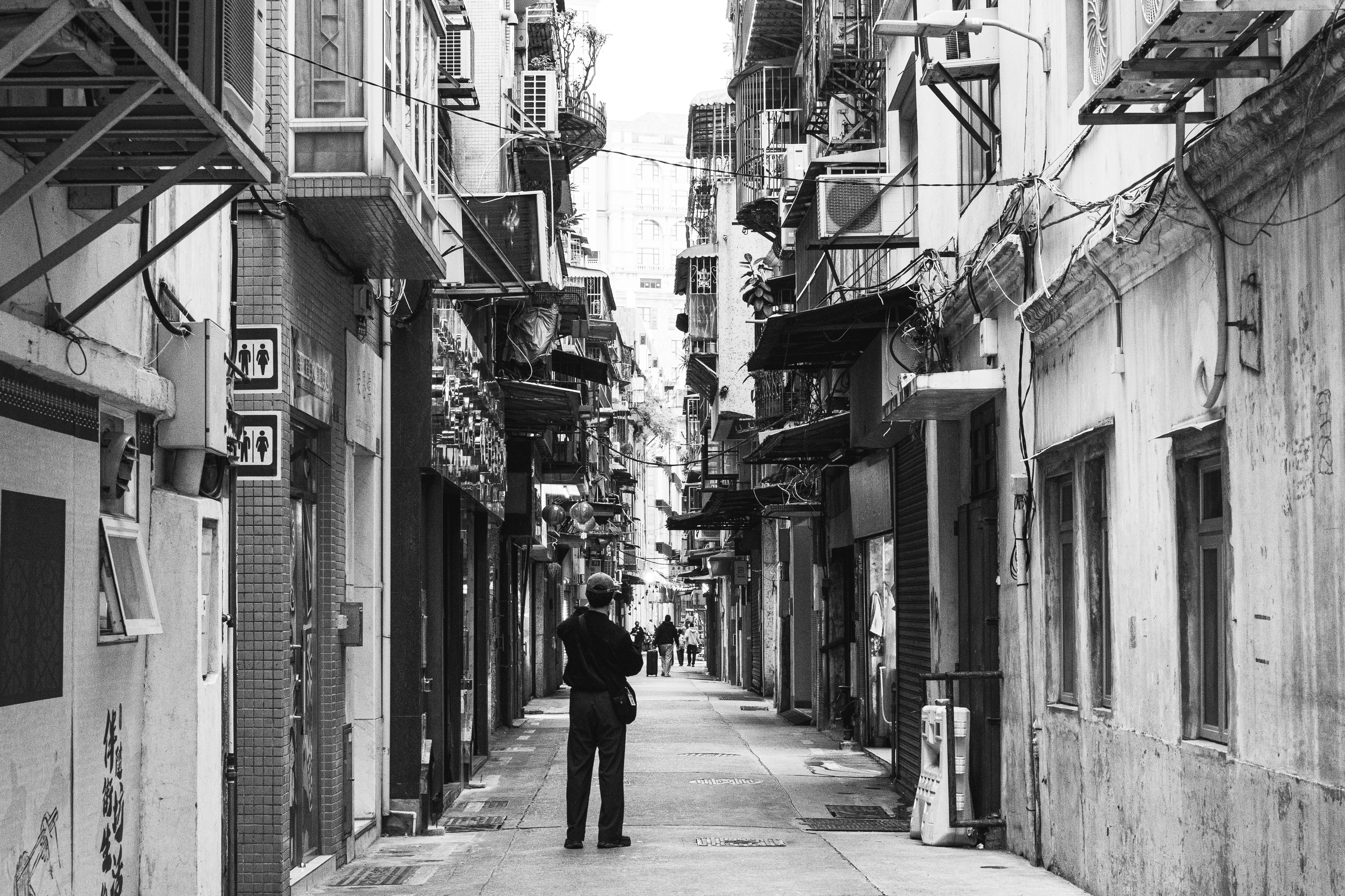 GuruShots - Powerful Black & White Jan 26