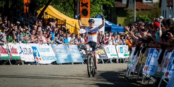 Markus Schulte-Luenzum (Focus XC) wins the U23 race in Albstadt