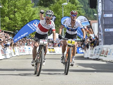 Nino Schurter (Scott-Odlo MTB Racing Team) nips Julien Absalon (BMC Mountainbike Racing Team) at the line to win