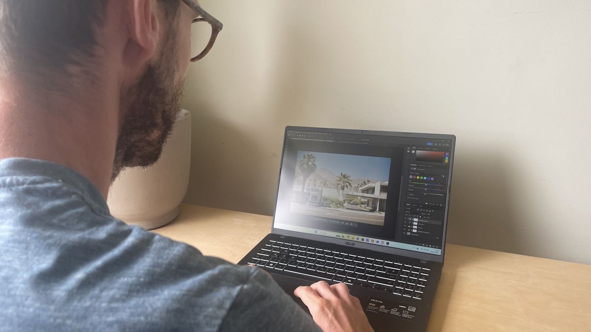 ASUS V16
