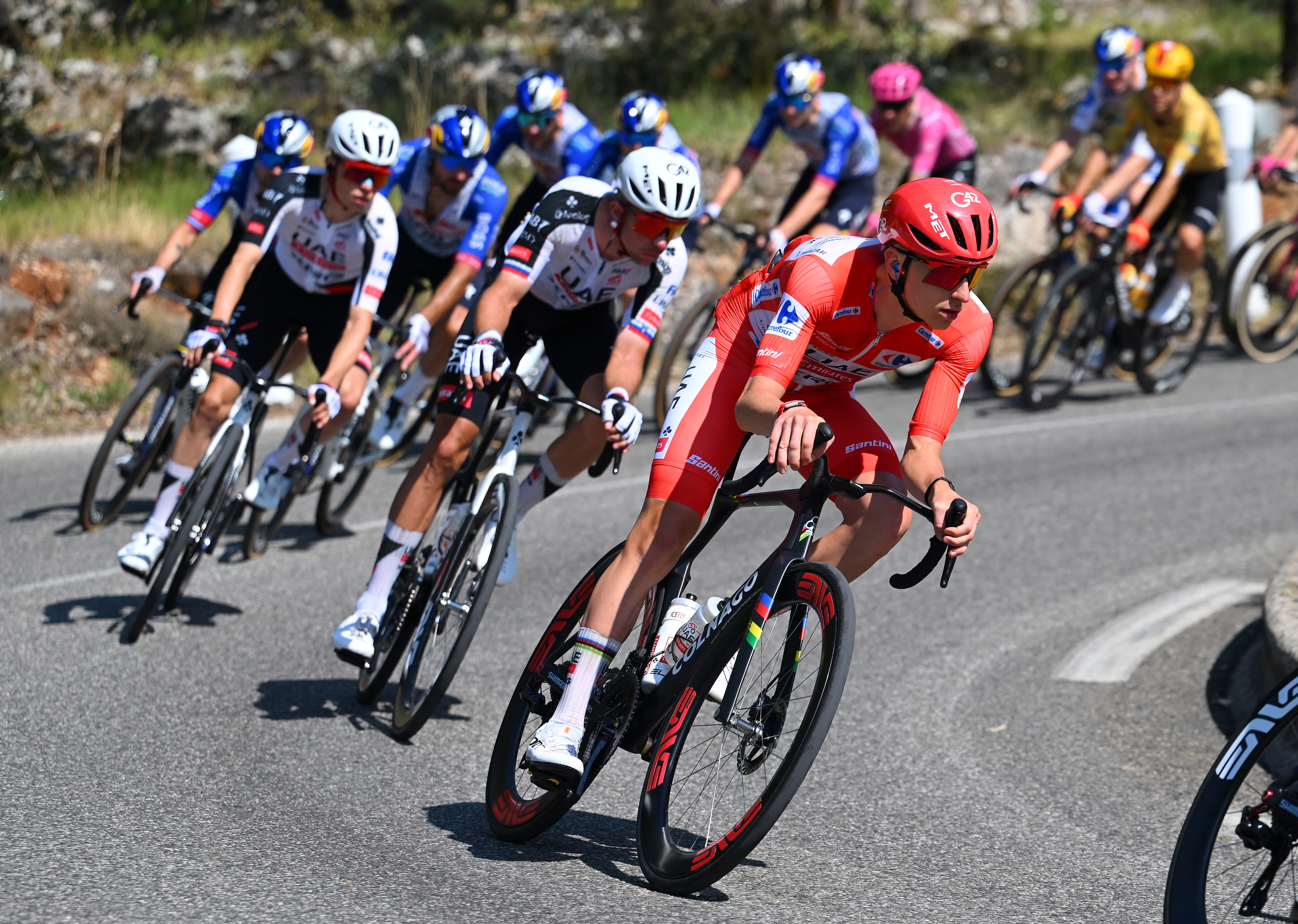 Vuelta a España stage 2 LIVE: Teams in colour orders with bunch sprint being set up into Manosque