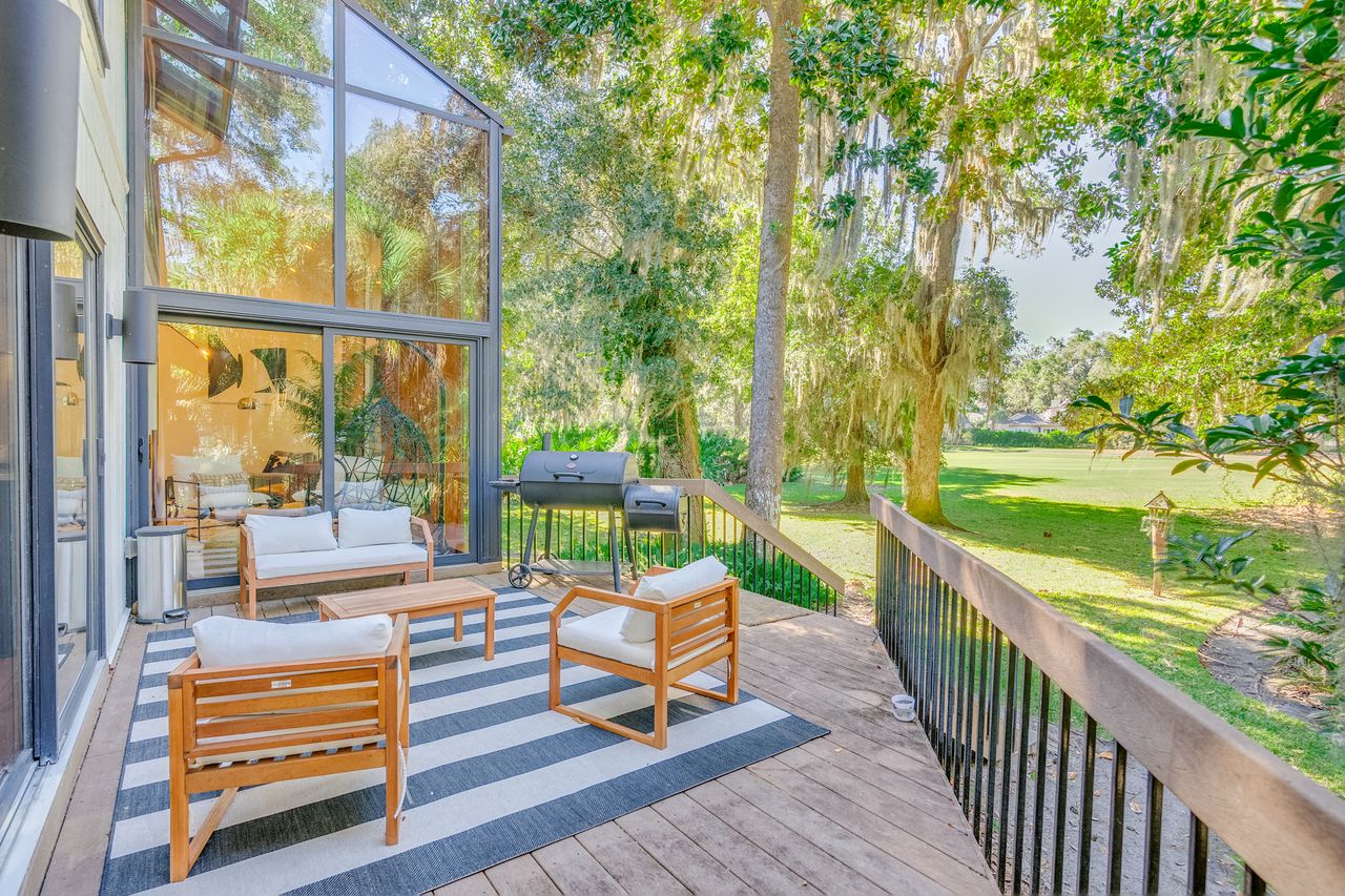 Images of a home in Savannah, Georgia, that's for sale.
