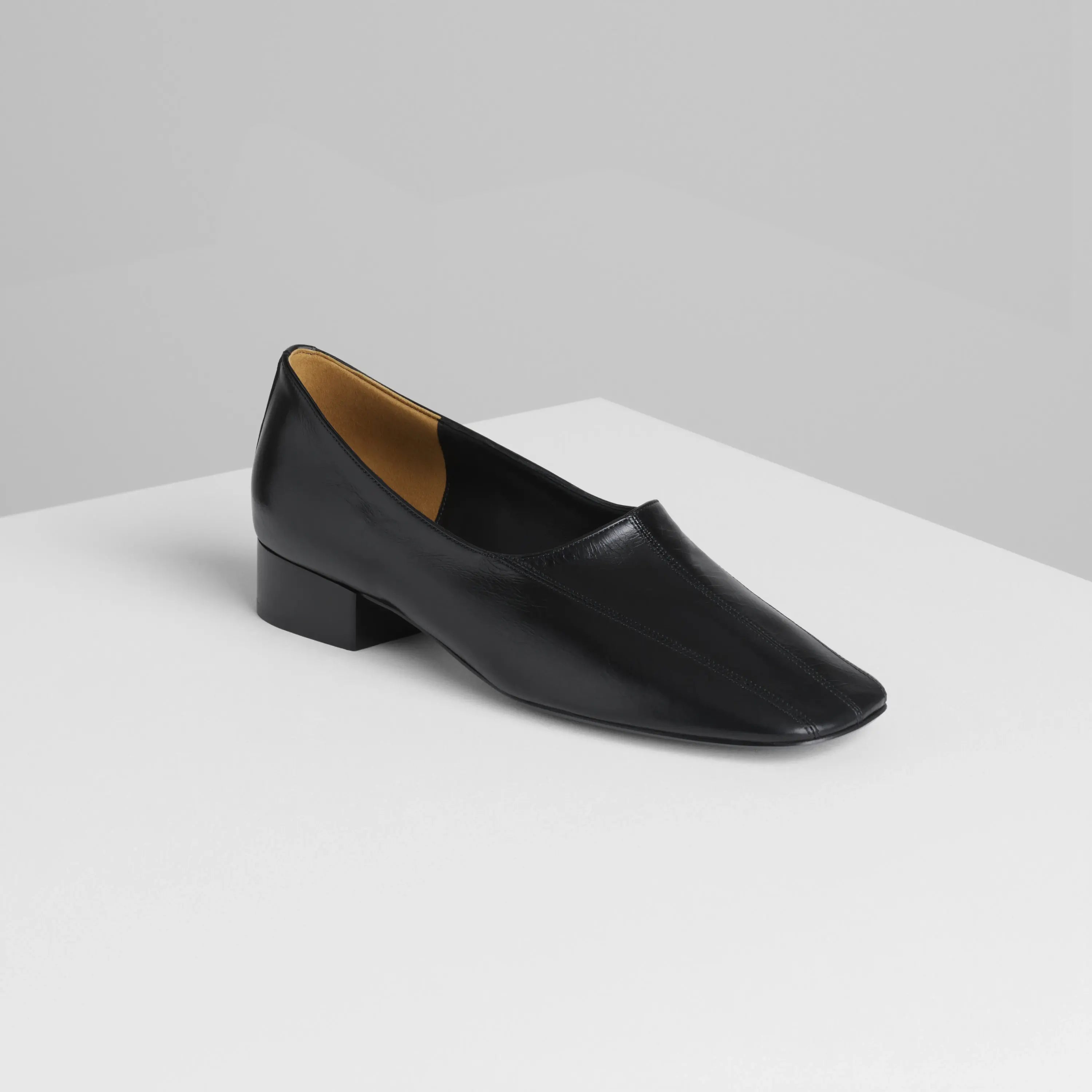 Club Slipper | Black Shiny Leather