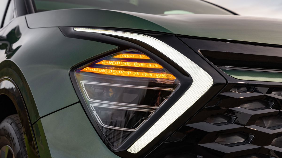 Close-up of headlights on Kia Sportage