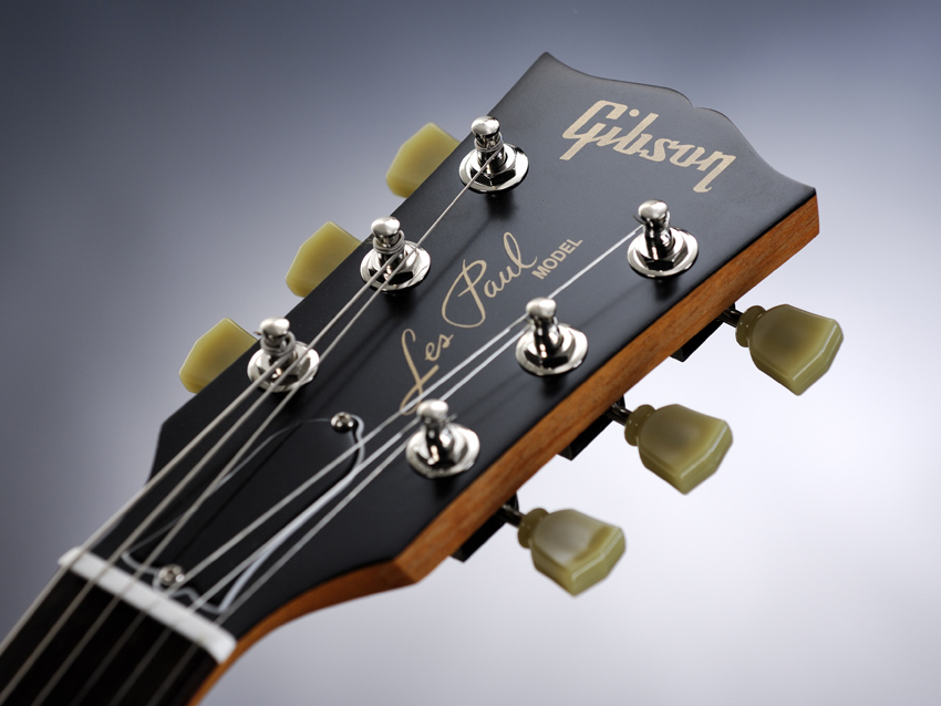 We can't get enough of the sumptuous P-90 tones given off by the Gibson.