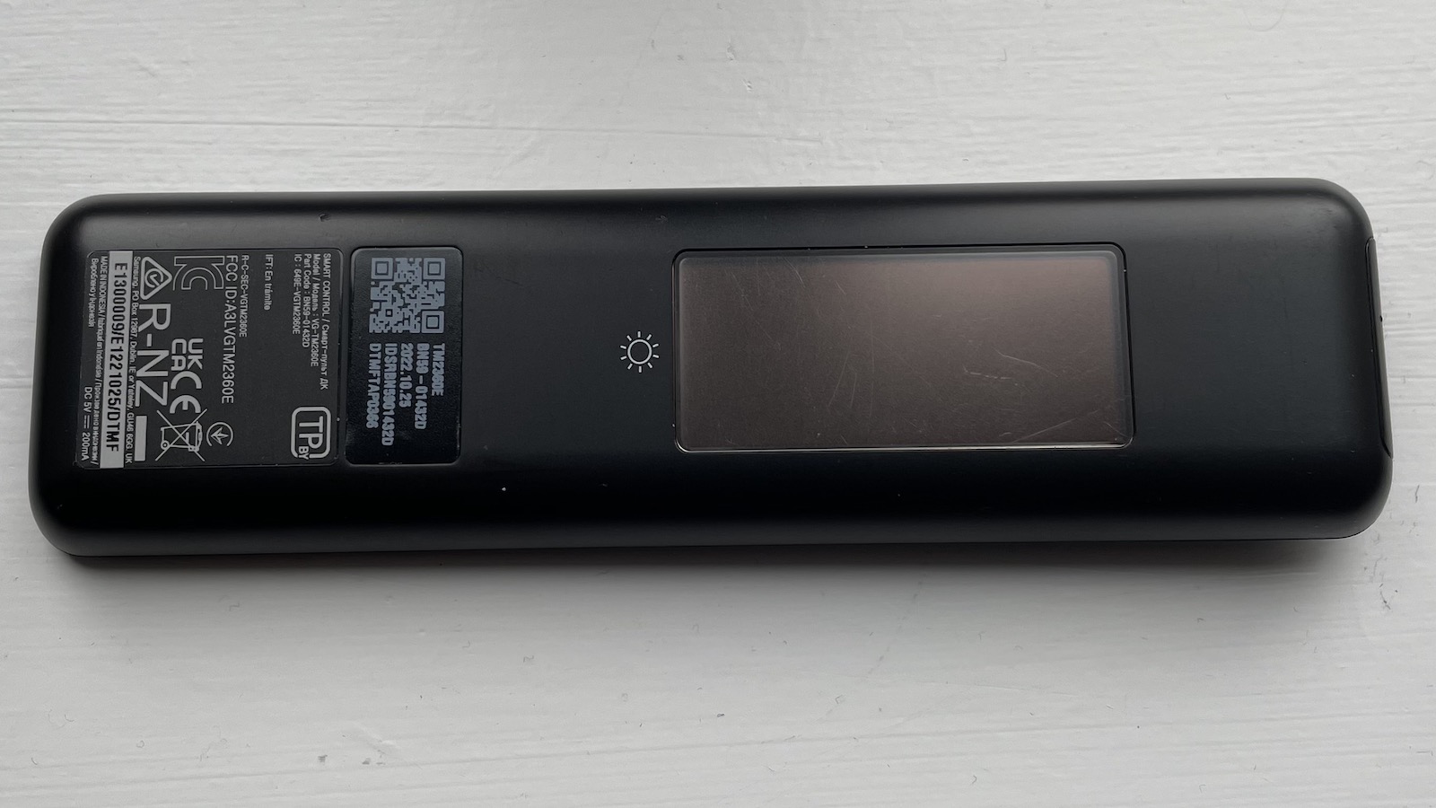 Samsung S95C OLED TV solar remote control rear panel