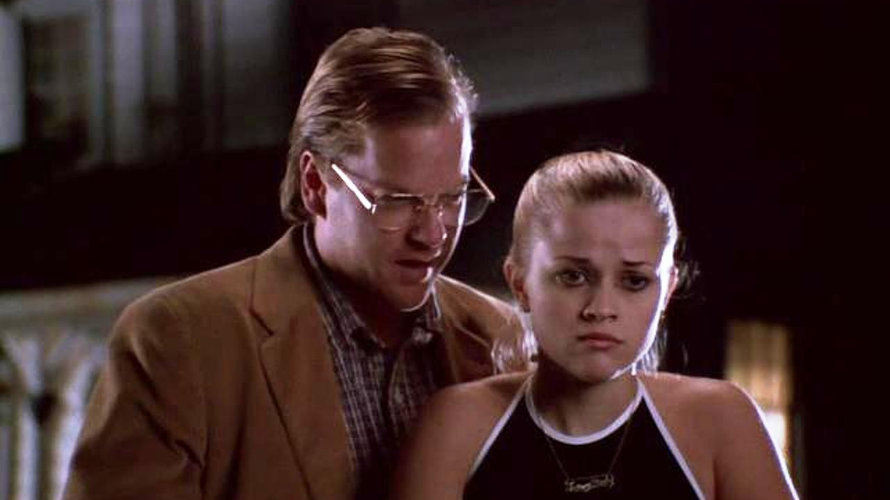 Kiefer Sutherland and Reese Witherspoon on the highway