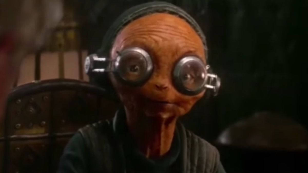 Maz Kanata with her goggles on