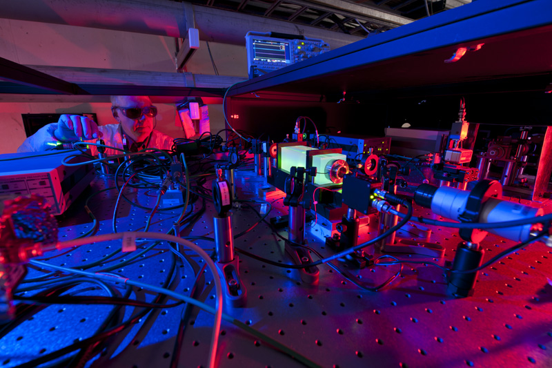 Scientist Works on Fermilab&#039;s Holometer Experiment