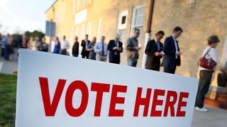 Voters line up to cast their ballots on Super Tuesday March 1, 2016 in Fort Worth, Texas. 