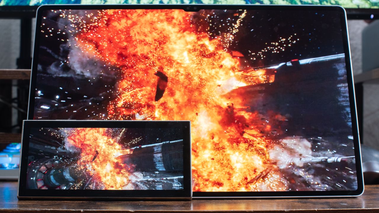 Samsung Galaxy Tab S10 Ultra comparing size of Galaxy S24 Ultra with Galaxy Tab S10 Ultra with Star Wars Skeleton Crew on screen on both devices