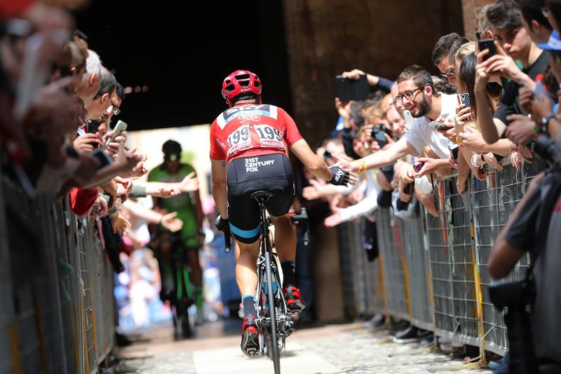 Elia Viviani (Team Sky) is always popular with the fans, giving out high fives