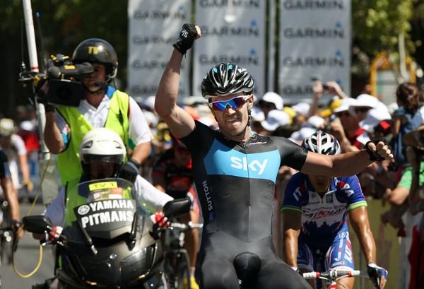 Chris Sutton (Team Sky) wins the stage six of the tour.