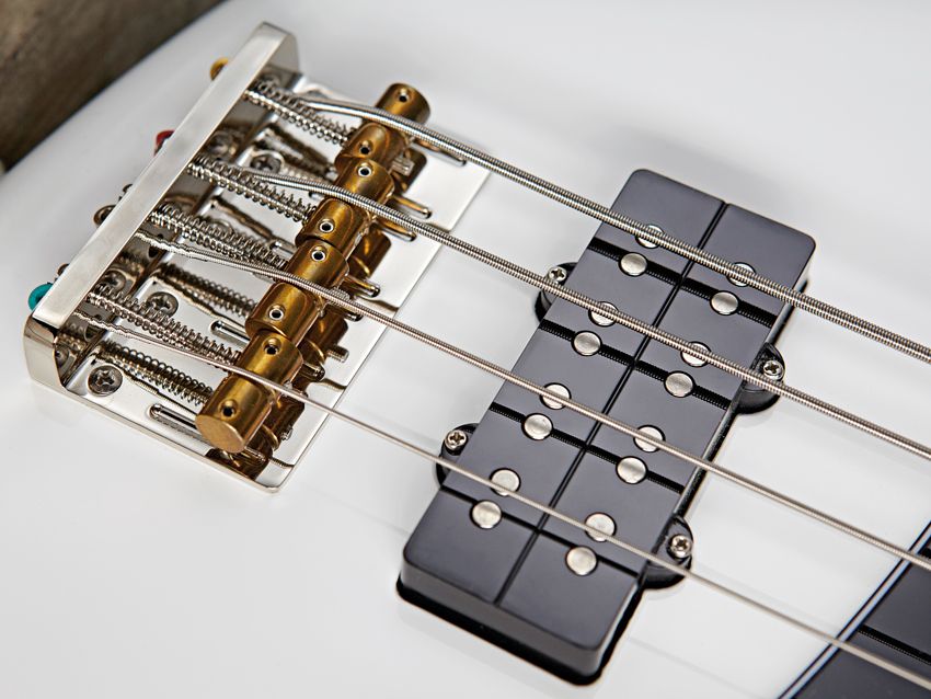 The Jazz Bass's humbucking pickups give classic J-Bass projection - but more of it!