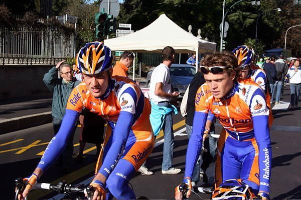 Peter Weening (Rabobank) left, leads the team in service of Oscar Freire