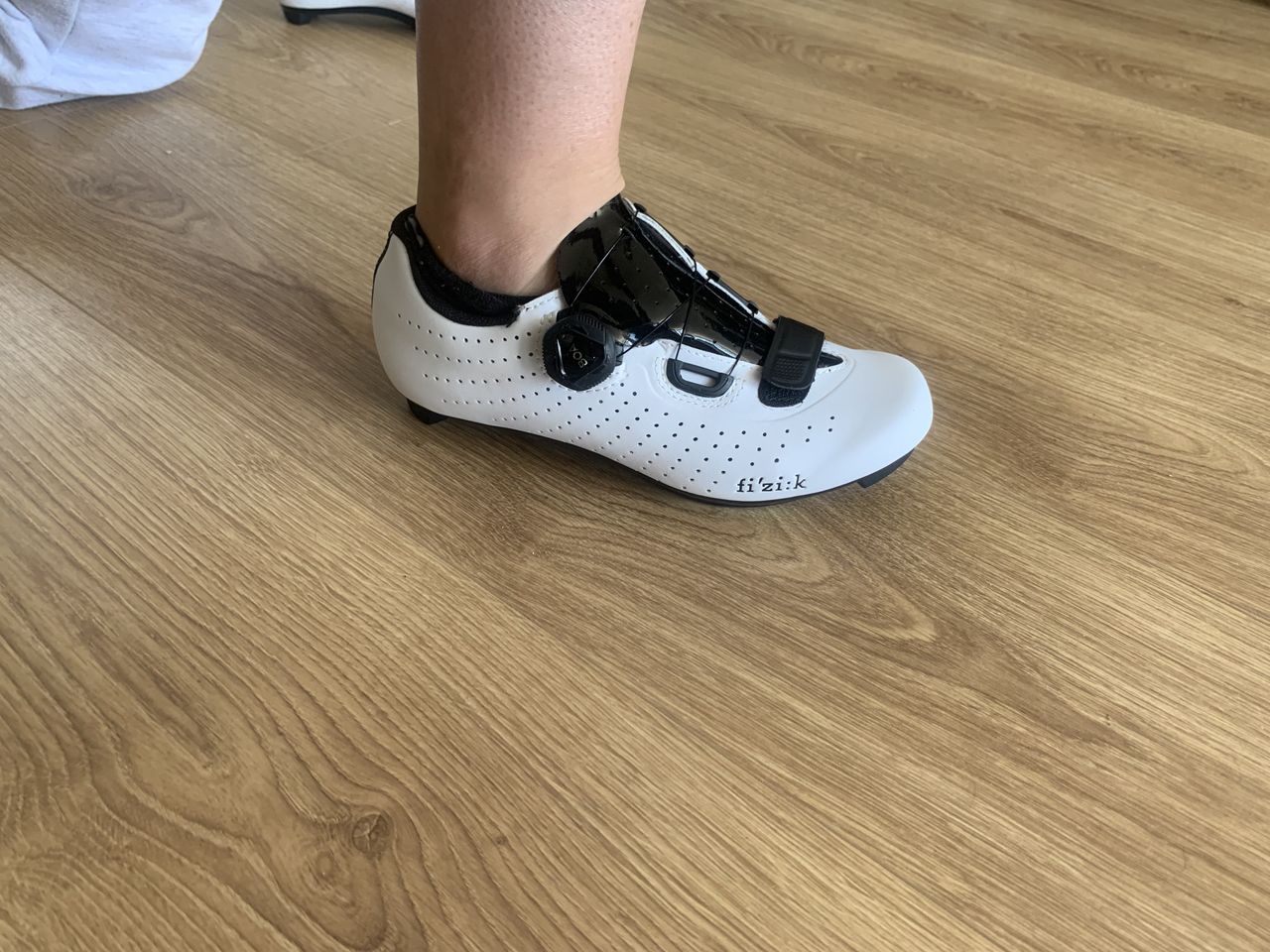User in Fizik Tempo Overcurve R5 cycling shoes