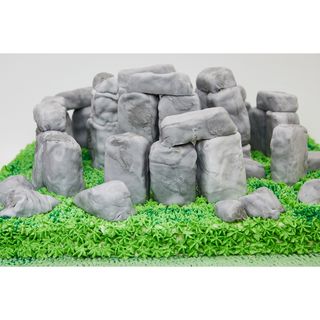 stonehenge cake model