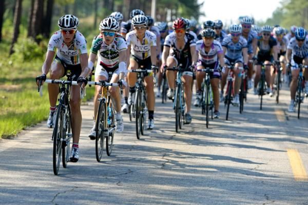 Ally Stacher (HTC-Highroad) driving the front of the field.